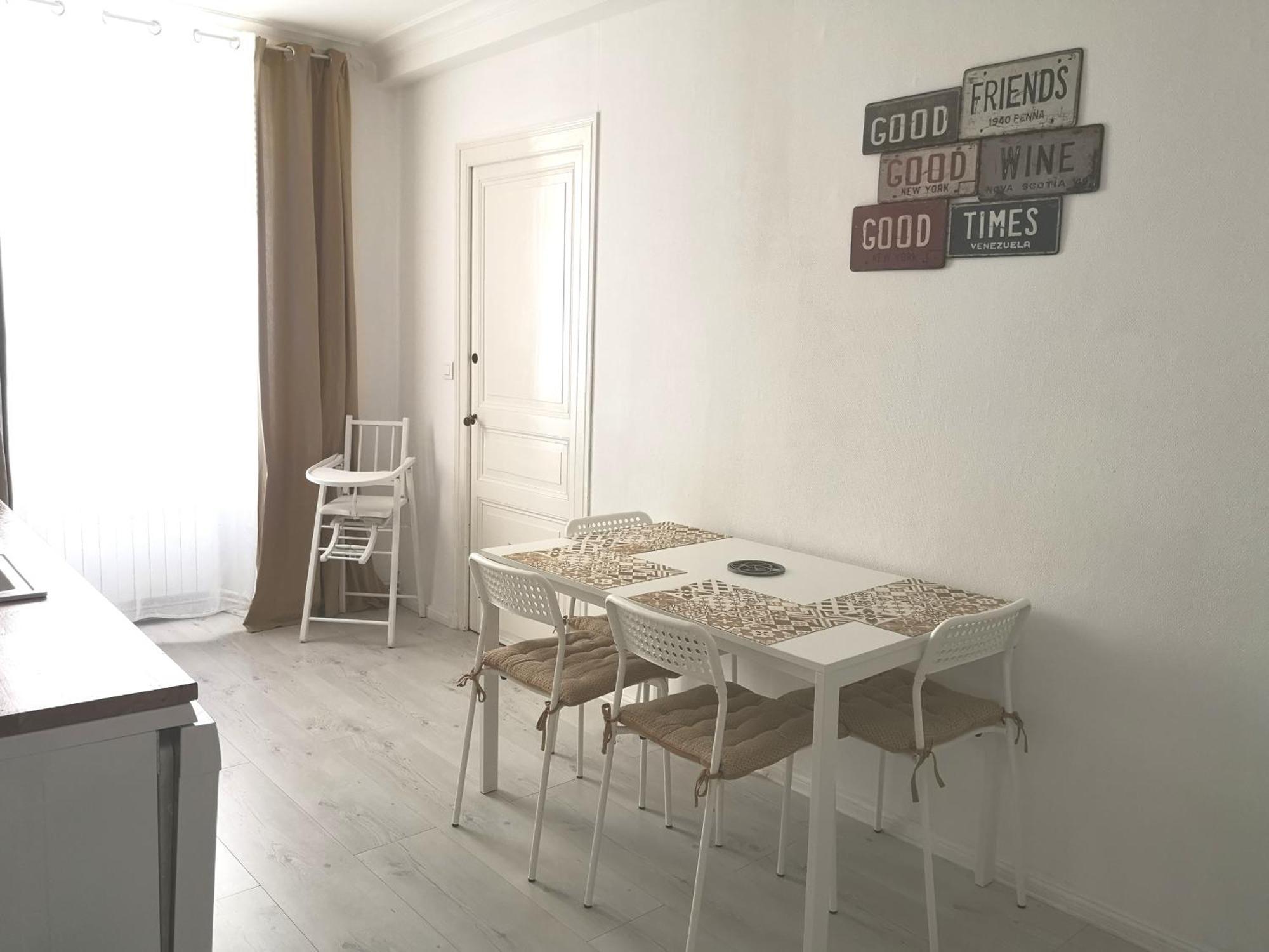 La Demeure Des Artistes - Quartier Historique Villa Saintes Bagian luar foto